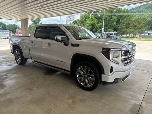 Used 2024 GMC Sierra 1500 Denali w/ Denali Reserve Package AWD/4WD image 3