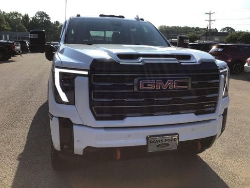 Used 2025 GMC Sierra 2500 AT4 w/ AT4 Premium Plus Package AWD/4WD image 7