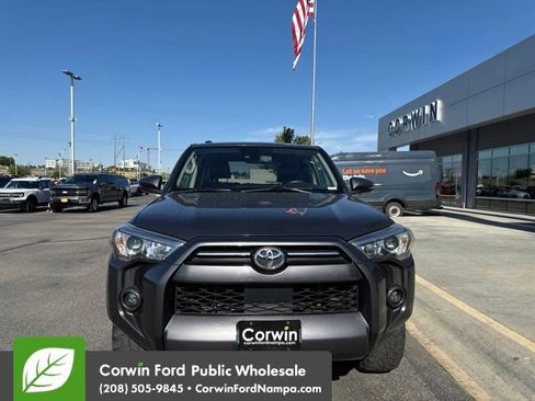 Used 2021 Toyota 4Runner SR5 Premium AWD/4WD image 2