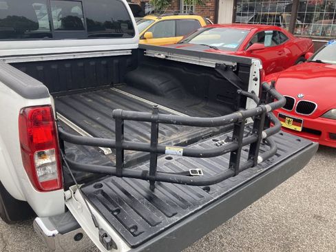 Used 2018 Nissan Frontier SV w/ Value Truck Package image 5