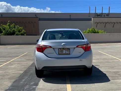 Used 2017 Toyota Corolla LE FWD image 6