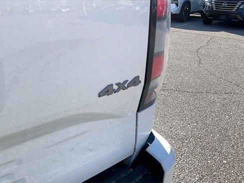 New 2026 Nissan Frontier SV image 8