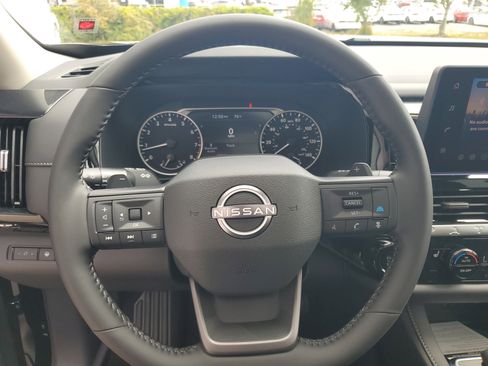 New 2026 Nissan Pathfinder SV w/ SV Premium Package FWD image 10