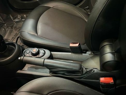 Used 2022 MINI Cooper 4-Door Hardtop FWD image 28