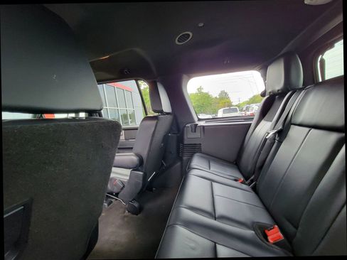Used 2017 Ford Expedition Limited w/ Equipment Group 301A RWD image 17