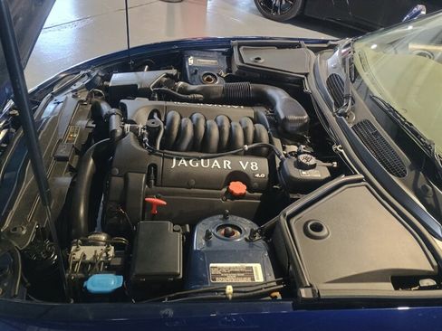 Used 2001 Jaguar XK8 Convertible image 39