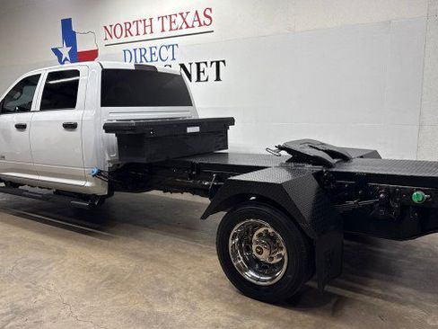 Used 2019 RAM 5500 Tradesman w/ Safety Group AWD/4WD image 9