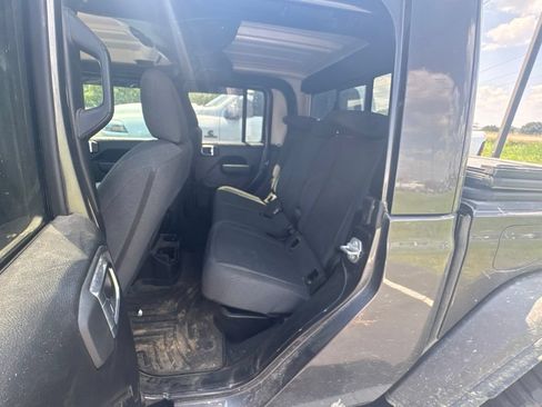Used 2025 Jeep Gladiator Sport AWD/4WD image 14