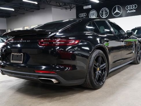 Used 2018 Porsche Panamera RWD image 5