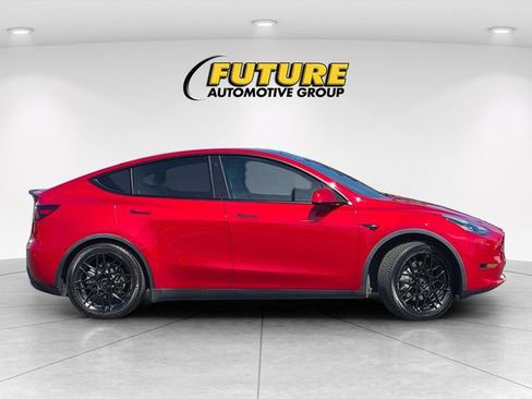 Used 2021 Tesla Model Y Long Range image 9