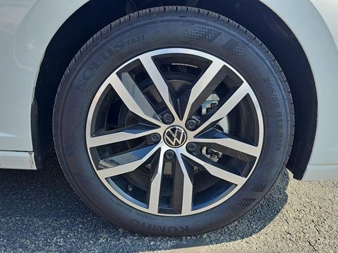 Used 2025 Volkswagen Jetta SE image 9