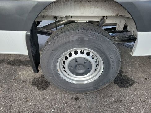Used 2025 Mercedes-Benz Sprinter 2500 image 48