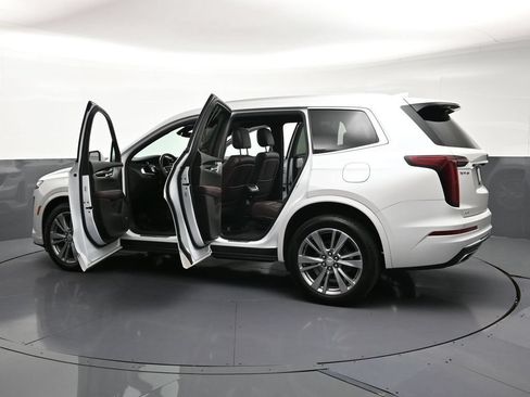 Certified 2024 Cadillac XT6 Premium Luxury AWD/4WD image 36
