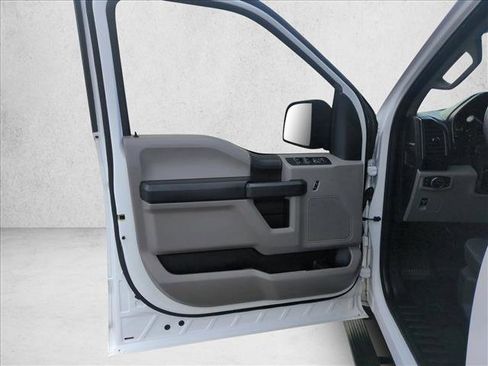 Used 2017 Ford F150 XL w/ Equipment Group 101A Mid image 9