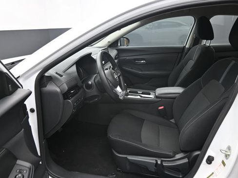 Used 2024 Nissan Sentra SV FWD image 17