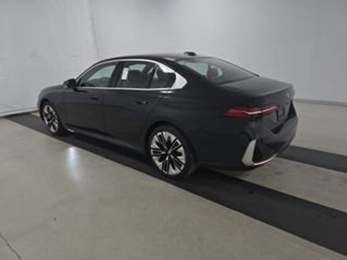 Used 2024 BMW 530i image 10
