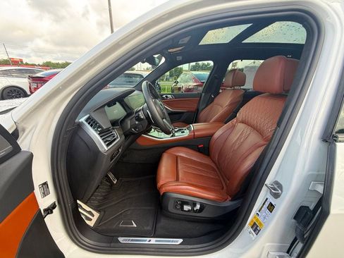 Used 2023 BMW X5 xDrive45e w/ Executive Package AWD/4WD image 11