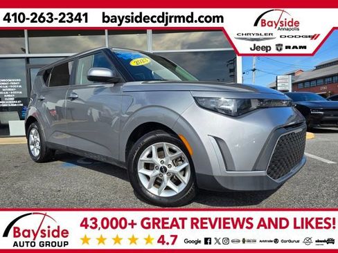 Used 2023 Kia Soul LX w/ Option Group 015 FWD image 1