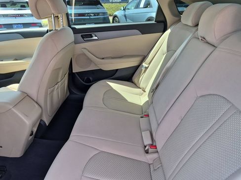 Used 2017 Hyundai Sonata SE w/ Cargo Package FWD image 28