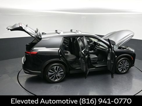 Certified 2026 INFINITI QX60 Luxe w/ Cargo Package AWD/4WD image 34