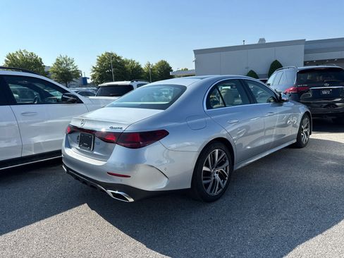 Used 2025 Mercedes-Benz E 350 4MATIC Sedan image 4