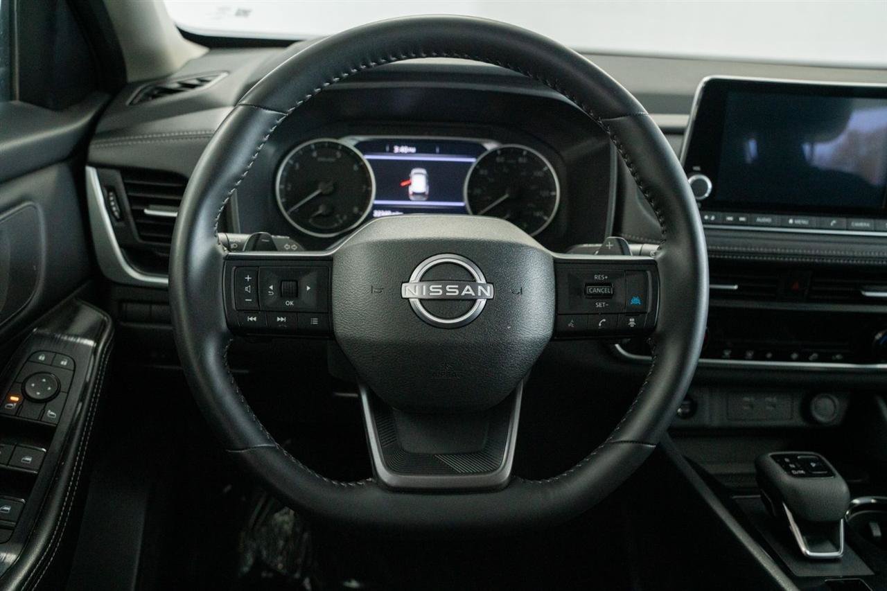 Used 2026 Nissan Rogue SV AWD/4WD image 14