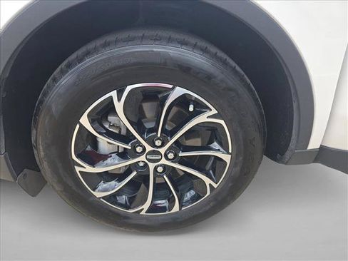 Used 2024 Lincoln Nautilus Premier AWD/4WD image 21