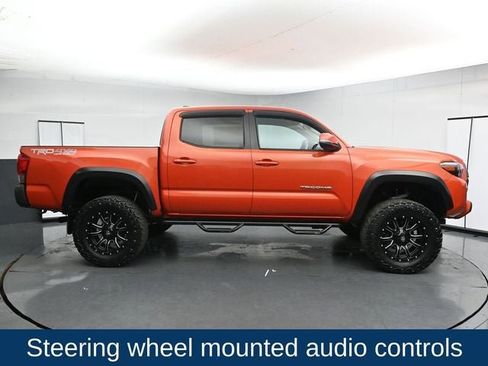 Used 2017 Toyota Tacoma TRD Off-Road w/ Tow Package (A/T) AWD/4WD image 12