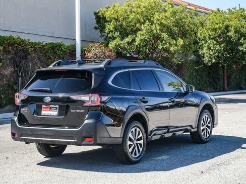 Used 2023 Subaru Outback Premium AWD/4WD image 9