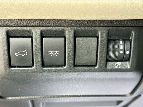 Used 2023 Subaru Ascent Limited w/ Technology Package AWD/4WD image 10