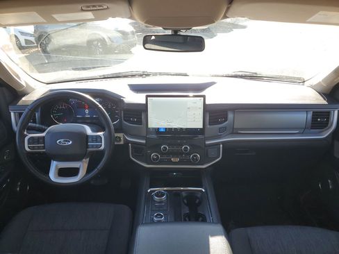 Used 2022 Ford Expedition Max XLT image 25