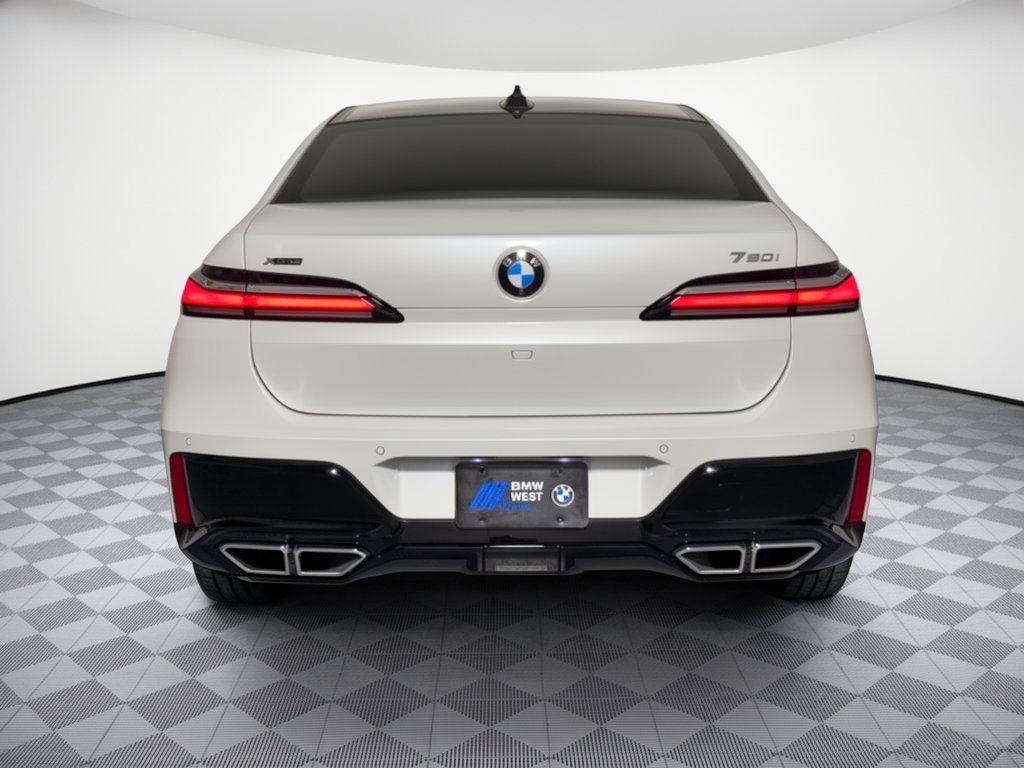 Certified 2023 BMW 760i xDrive AWD/4WD image 11