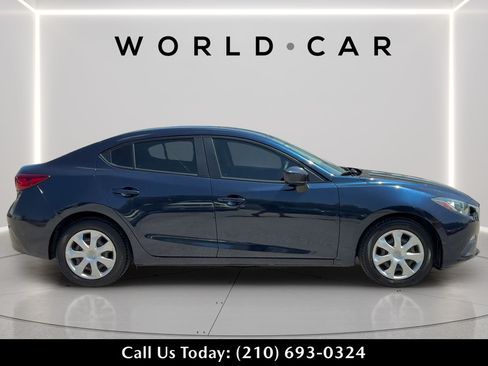 Used 2016 MAZDA MAZDA3 i Sport FWD image 2