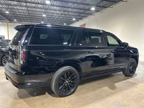 Used 2021 Cadillac Escalade ESV Sport Platinum AWD/4WD image 17