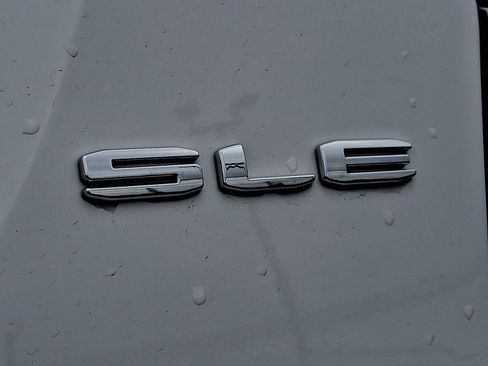 Used 2023 GMC Acadia SLE w/ Driver Convenience Package AWD/4WD image 34