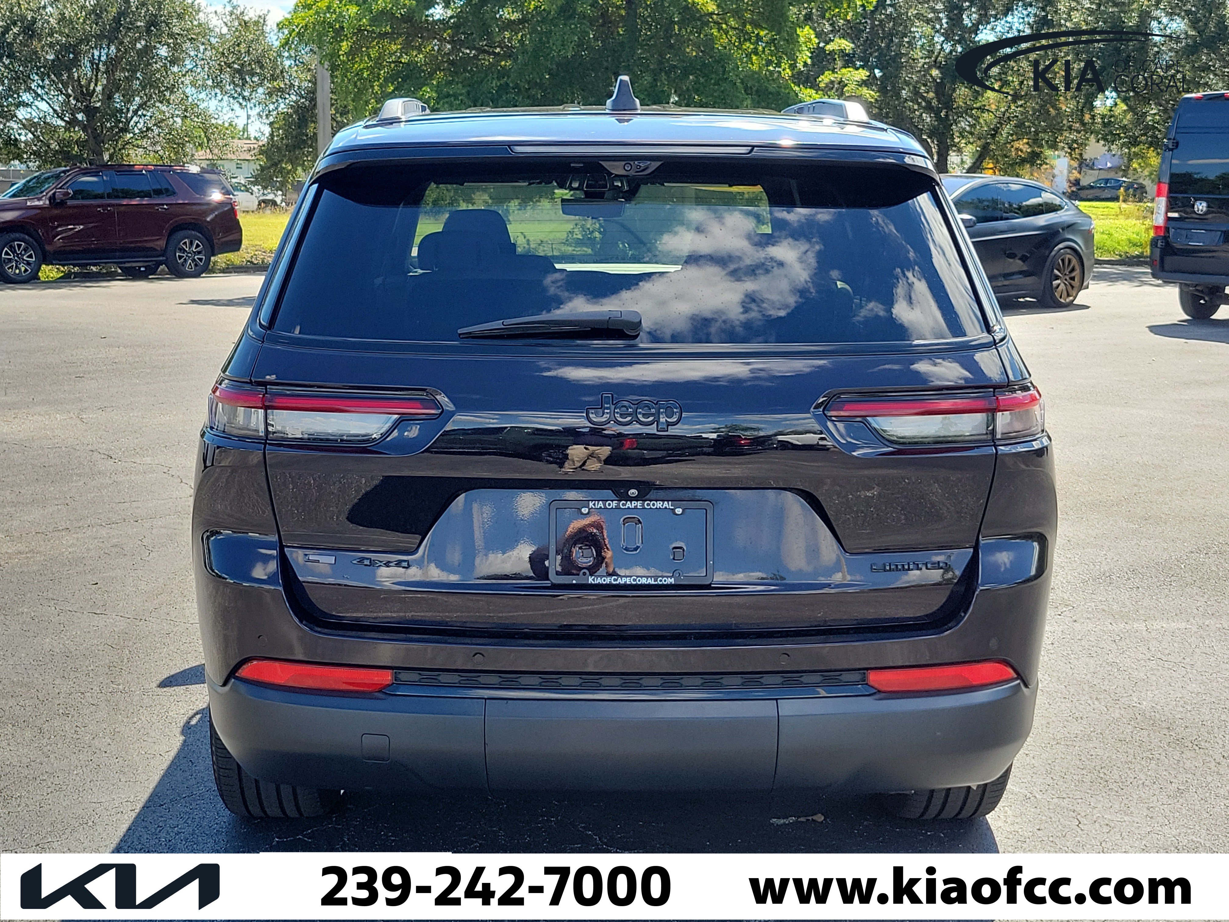 Used 2023 Jeep Grand Cherokee L Limited w/ Luxury Tech Group II AWD/4WD image 5