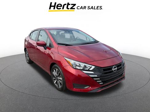 Used 2025 Nissan Versa SV image 1