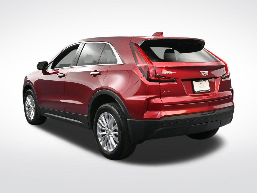 Used 2024 Cadillac XT4 Luxury w/ Cold Weather Package AWD/4WD image 3