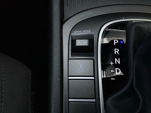 Used 2025 Hyundai Kona SEL image 24