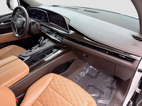 Used 2023 Cadillac Escalade ESV Premium Luxury w/ Performance Package image 15