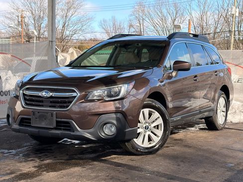 Used 2019 Subaru Outback 2.5i Premium image 1