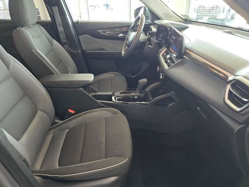 Used 2025 Chevrolet TrailBlazer LT AWD/4WD image 42