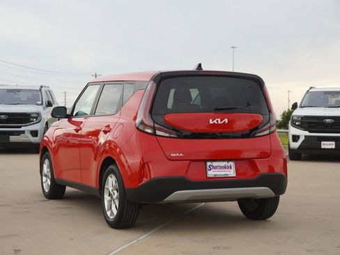 Used 2024 Kia Soul LX w/ Option Group 015 FWD image 7