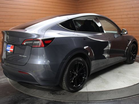 Used 2023 Tesla Model Y Long Range image 5