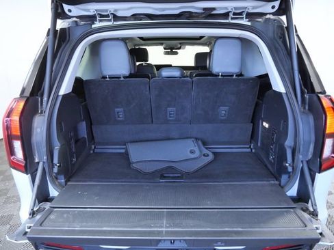 Certified 2025 Ford Expedition Active AWD/4WD image 9