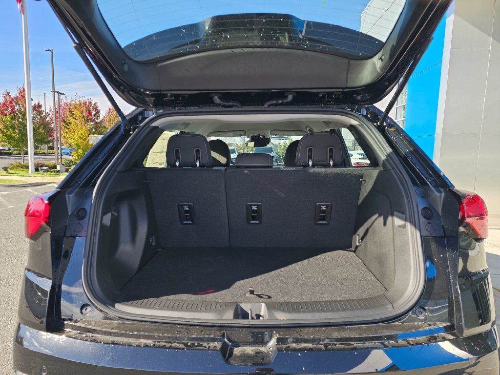 New 2027 Chevrolet Bolt LT w/ Comfort Package FWD image 18