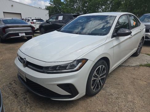 Used 2025 Volkswagen Jetta Sport FWD image 1