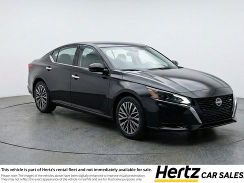 Used 2025 Nissan Altima 2.5 SV FWD image 1
