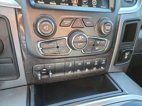 Used 2017 RAM 2500 Limited image 34