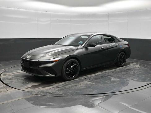 New 2026 Hyundai Elantra SEL Sport FWD image 4
